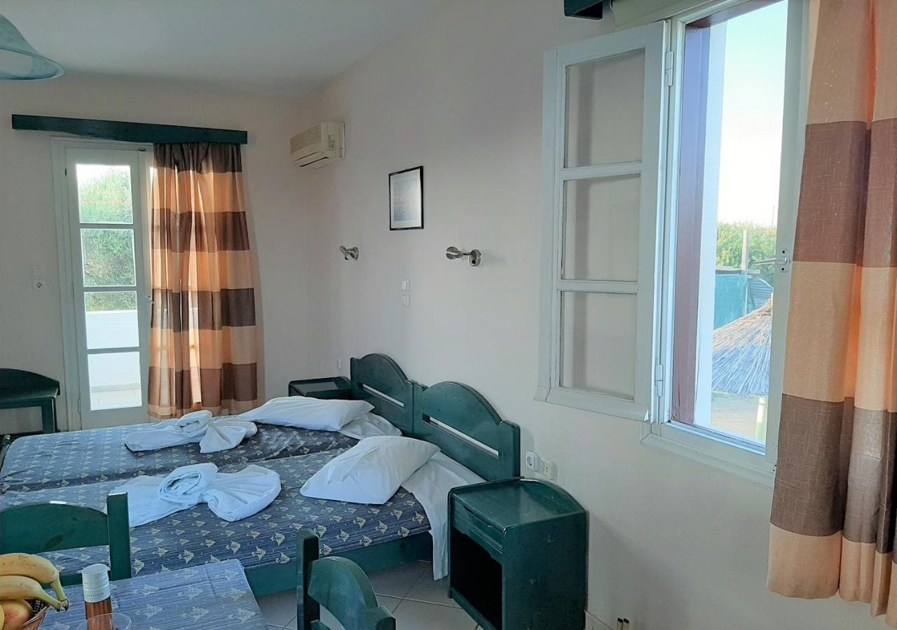 Joanna'S Rooms On The Beach Plaka  Phòng bức ảnh